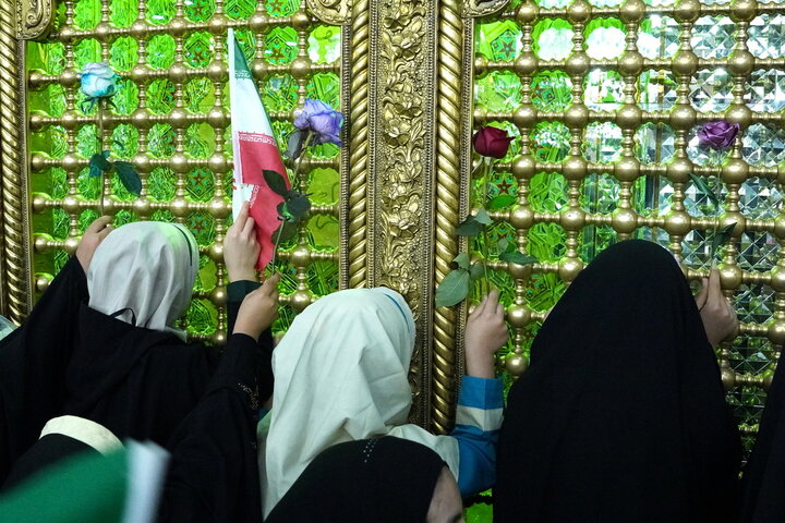 تکریم ۸۰ ناشنوای استان قم در حرم مطهر بانوی کرامت