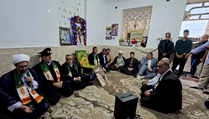 تصاویر/ خانواده شهید یگانه میزبان خادمان امام رضا(ع)