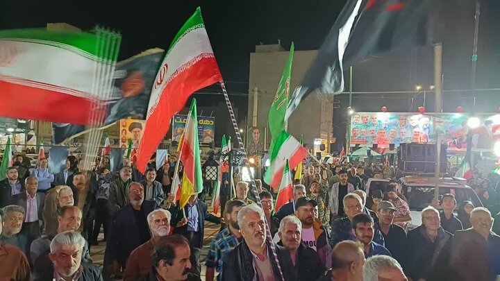 تصاویر/پنجاه و ششمین شب حضور پرشور مردم ولایتمدار مامونیه در تجدید بیعت با آرمان‌های انقلاب