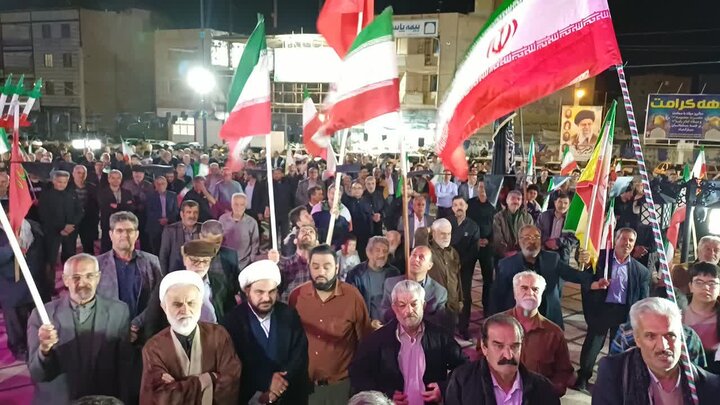 تصاویر/پنجاه و ششمین شب حضور پرشور مردم ولایتمدار مامونیه در تجدید بیعت با آرمان‌های انقلاب