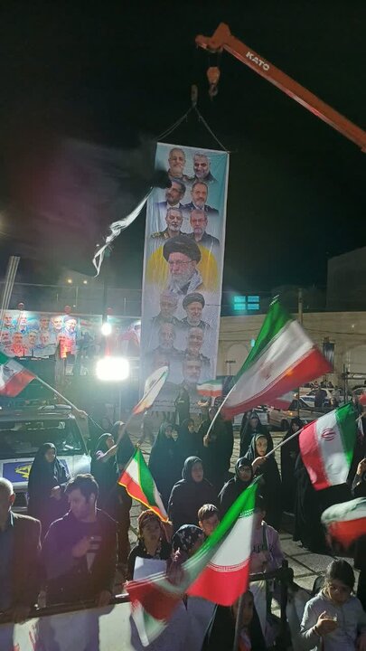 تصاویر/پنجاه و ششمین شب حضور پرشور مردم ولایتمدار مامونیه در تجدید بیعت با آرمان‌های انقلاب