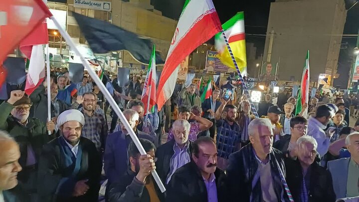 تصاویر/پنجاه و ششمین شب حضور پرشور مردم ولایتمدار مامونیه در تجدید بیعت با آرمان‌های انقلاب