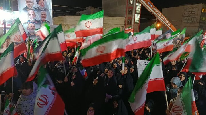 تصاویر/پنجاه و ششمین شب حضور پرشور مردم ولایتمدار مامونیه در تجدید بیعت با آرمان‌های انقلاب