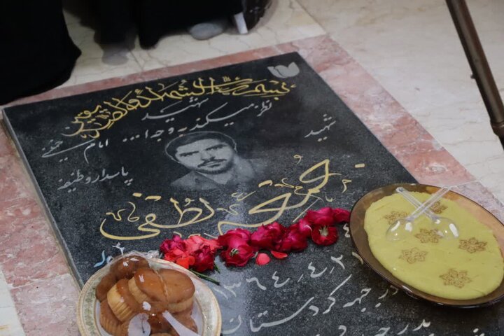 تصاویر/ عطرافشانی شهید جنگ رمضان با حضور خدام رضوی