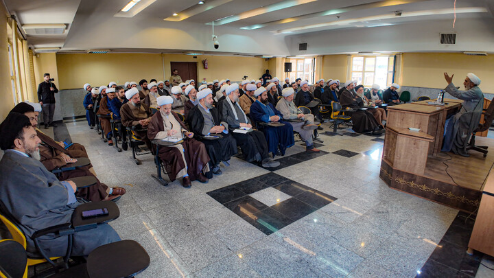 تصاویر/ برگزاری جلسه تبیینی جنگ یا صلح
