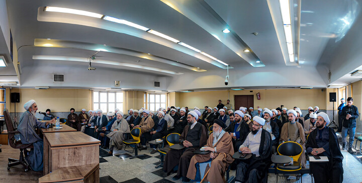تصاویر/ برگزاری جلسه تبیینی جنگ یا صلح