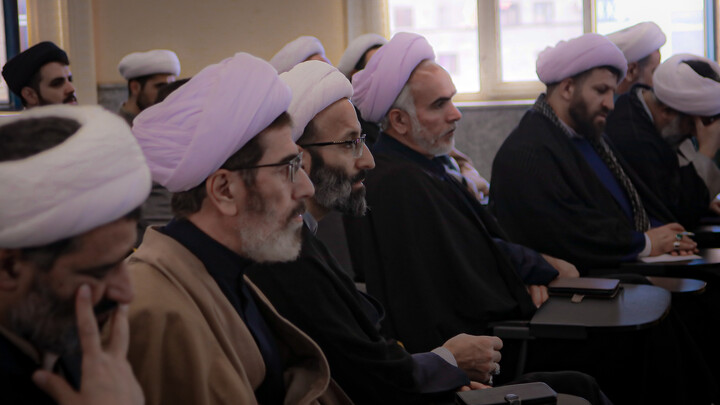 تصاویر/ برگزاری جلسه تبیینی جنگ یا صلح