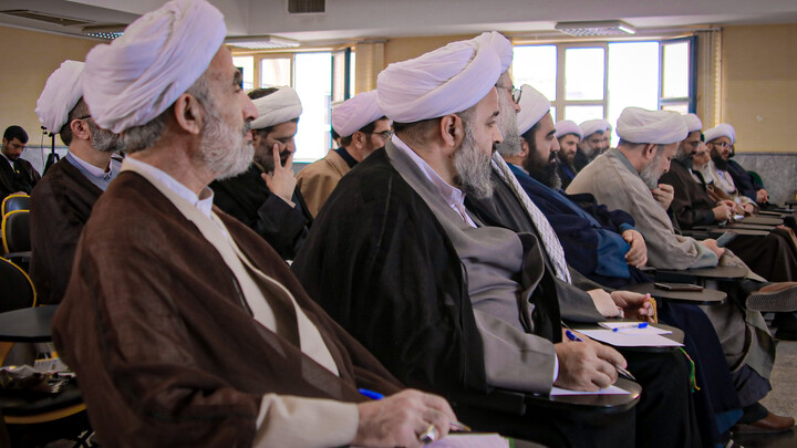 تصاویر/ برگزاری جلسه تبیینی جنگ یا صلح