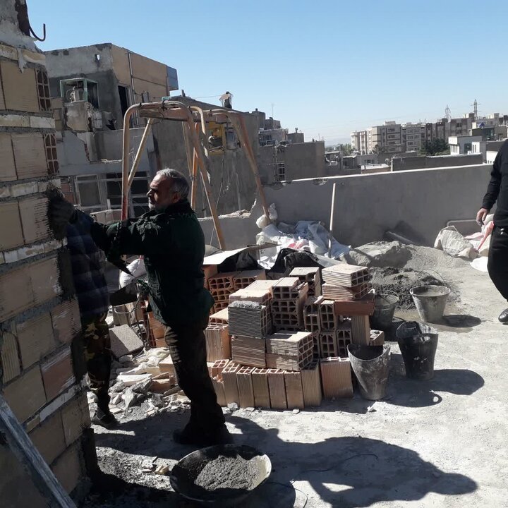 تصاویر/ فعالیت‌های عمرانی گروه جهادی حجت‌الاسلام احمد کافی کاشان به مردم آسیب‌دیده تهران