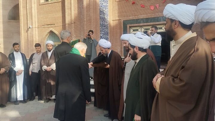 تصاویر/ حضور کاروان زیر سایه خورشید در مدرسه علمیه امام خمینی رحمه الله خوی شهرستان خوی