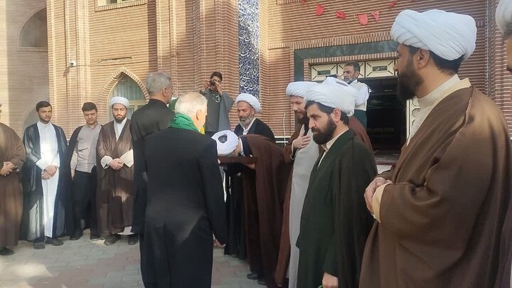تصاویر/ حضور کاروان زیر سایه خورشید در مدرسه علمیه امام خمینی رحمه الله خوی شهرستان خوی