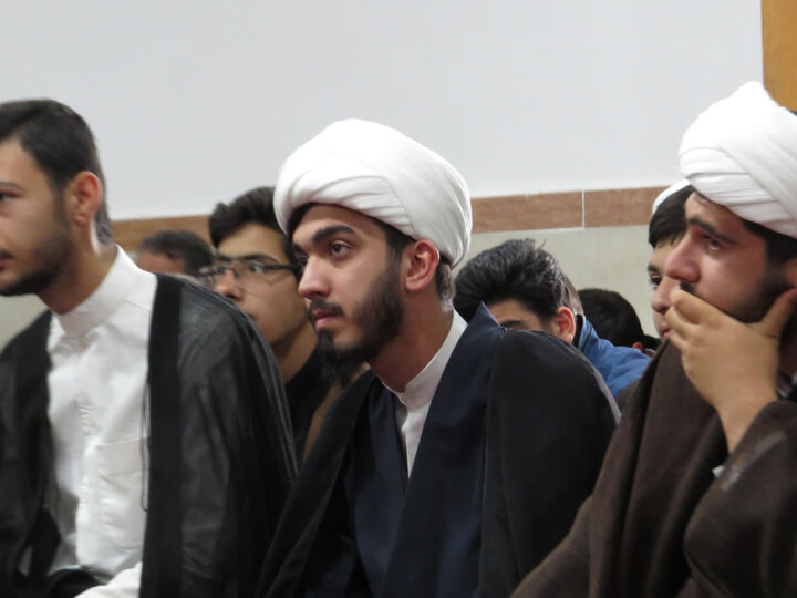تصاویر/ حضور کاروان زیر سایه خورشید در مدرسه علمیه امام خمینی رحمه الله خوی شهرستان خوی