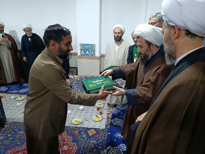 تصاویر/ حضور کاروان زیر سایه خورشید در مدرسه علمیه امام خمینی رحمه الله خوی شهرستان خوی