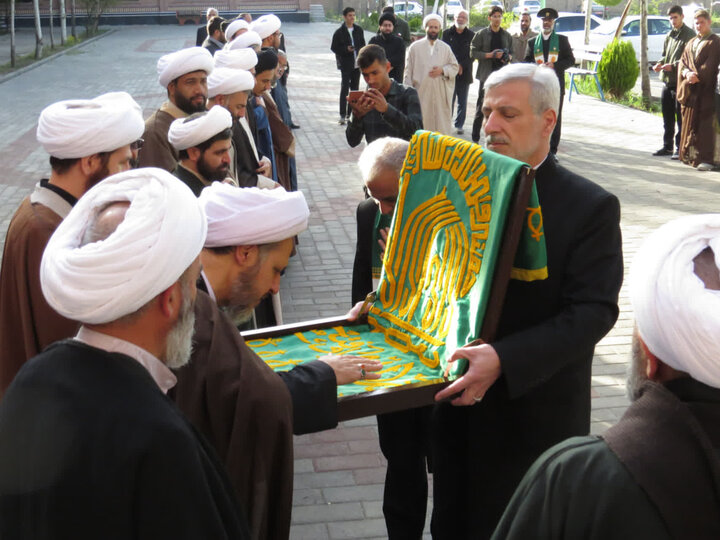 تصاویر/ حضور کاروان زیر سایه خورشید در مدرسه علمیه امام خمینی رحمه الله خوی شهرستان خوی