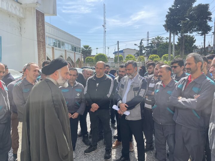 تصاویر/ دیدارهای امروز امام جمعه نوشهر با اعضای ستاد قرآنی و کارگران کارخانه شهرستان