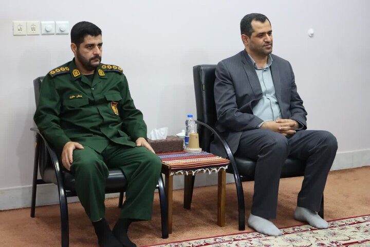 دیدار سرهنگ حسینی فرمانده سپاه شهرستان نکا با نماینده ولی فقیه در مازندران