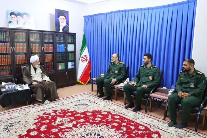 دیدار سرهنگ حسینی فرمانده سپاه شهرستان نکا با نماینده ولی فقیه در مازندران
