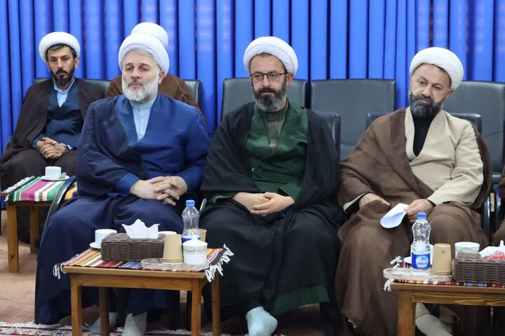تصاویر / دیدار نمایده ولی فقیه در استان با معاون تبلیغ و امور فرهنگی مرکز مدیریت حوزه های علمیه خراسانات و نهادهای حوزوی