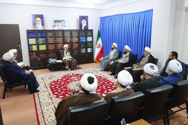 تصاویر / دیدار نمایده ولی فقیه در استان با معاون تبلیغ و امور فرهنگی مرکز مدیریت حوزه های علمیه خراسانات و نهادهای حوزوی