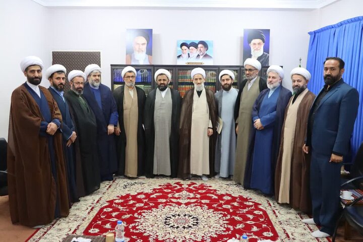 تصاویر / دیدار نمایده ولی فقیه در استان با معاون تبلیغ و امور فرهنگی مرکز مدیریت حوزه های علمیه خراسانات و نهادهای حوزوی