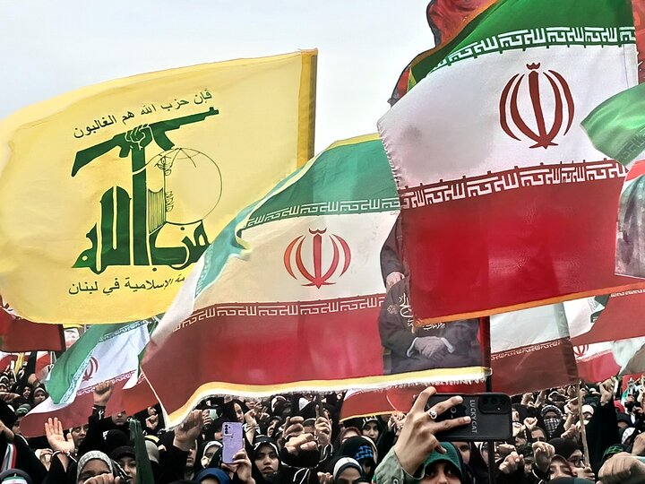 تصاویر/ اجتماع مشت های گره کرده در حرم مطهر رضوی