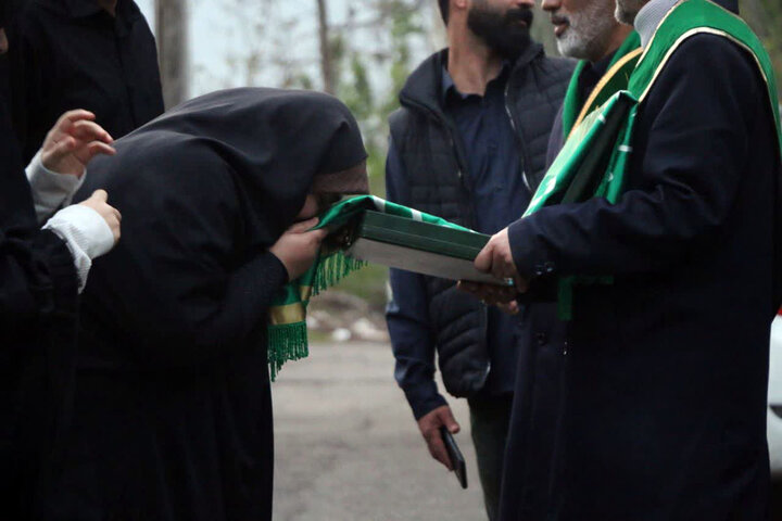 استقبال پرشور مردم گیلان از خادمان و پرچم متبرک حرم بانوی کرامت