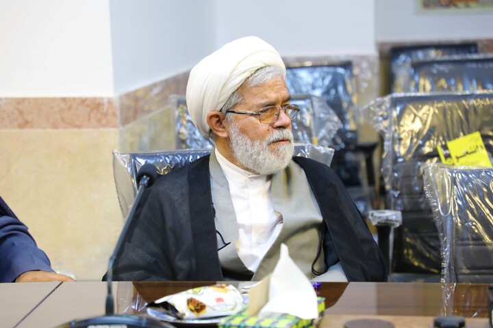 تصاویر/ نشست بصیرتی حوزه علمیه استان یزد با ارائه حجت‌الاسلام والمسلمین حسین طهماسبی رئیس کل دادگستری استان یزد برگزار شد