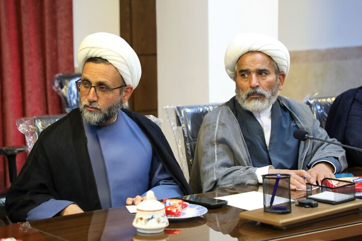 تصاویر/ نشست بصیرتی حوزه علمیه استان یزد با ارائه حجت‌الاسلام والمسلمین حسین طهماسبی رئیس کل دادگستری استان یزد برگزار شد