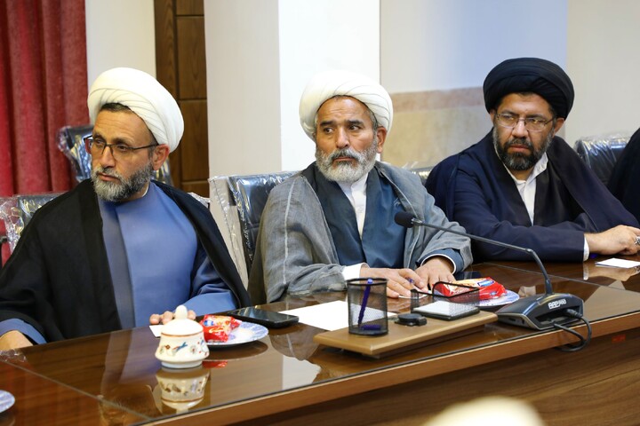 تصاویر/ نشست بصیرتی حوزه علمیه استان یزد با ارائه حجت‌الاسلام والمسلمین حسین طهماسبی رئیس کل دادگستری استان یزد برگزار شد