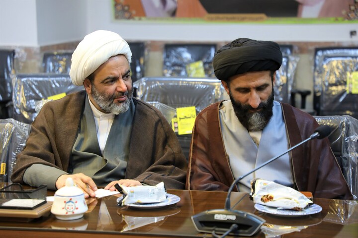 تصاویر/ نشست بصیرتی حوزه علمیه استان یزد با ارائه حجت‌الاسلام والمسلمین حسین طهماسبی رئیس کل دادگستری استان یزد برگزار شد