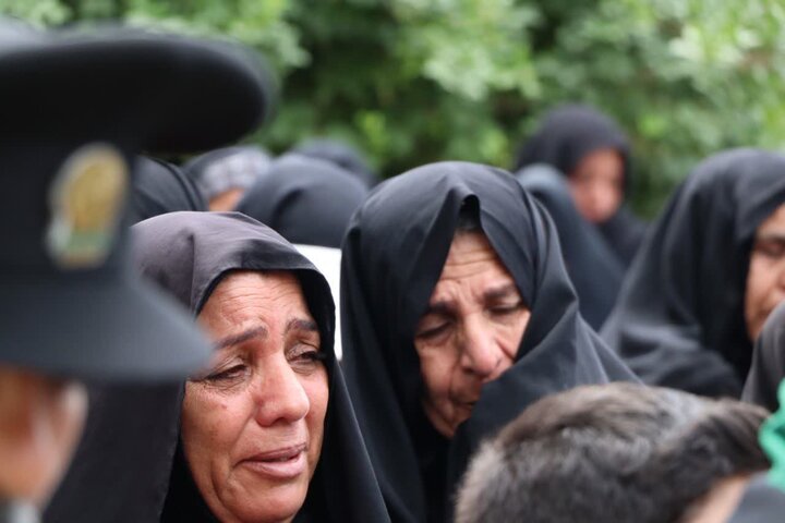تصاویر/ دیدار خادمان امام رضا (ع) با خانواده شهید مهدی بازاد در سیراف