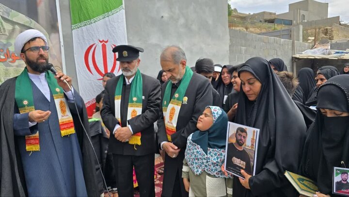 تصاویر/ دیدار خادمان امام رضا (ع) با خانواده شهید مهدی بازاد در سیراف