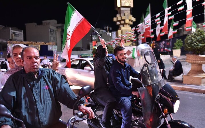 تصاویر/ اجتماع حمایت از رزمندگان وطن در میدان جمهوری اسلامی