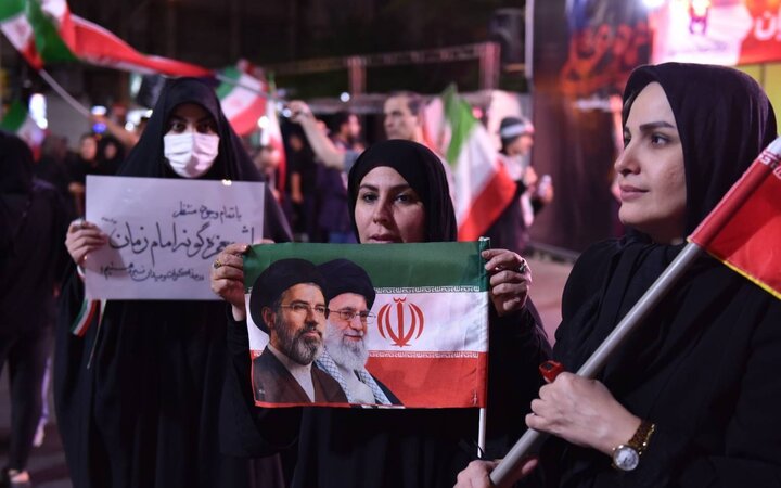 تصاویر/ اجتماع حمایت از رزمندگان وطن در میدان جمهوری اسلامی