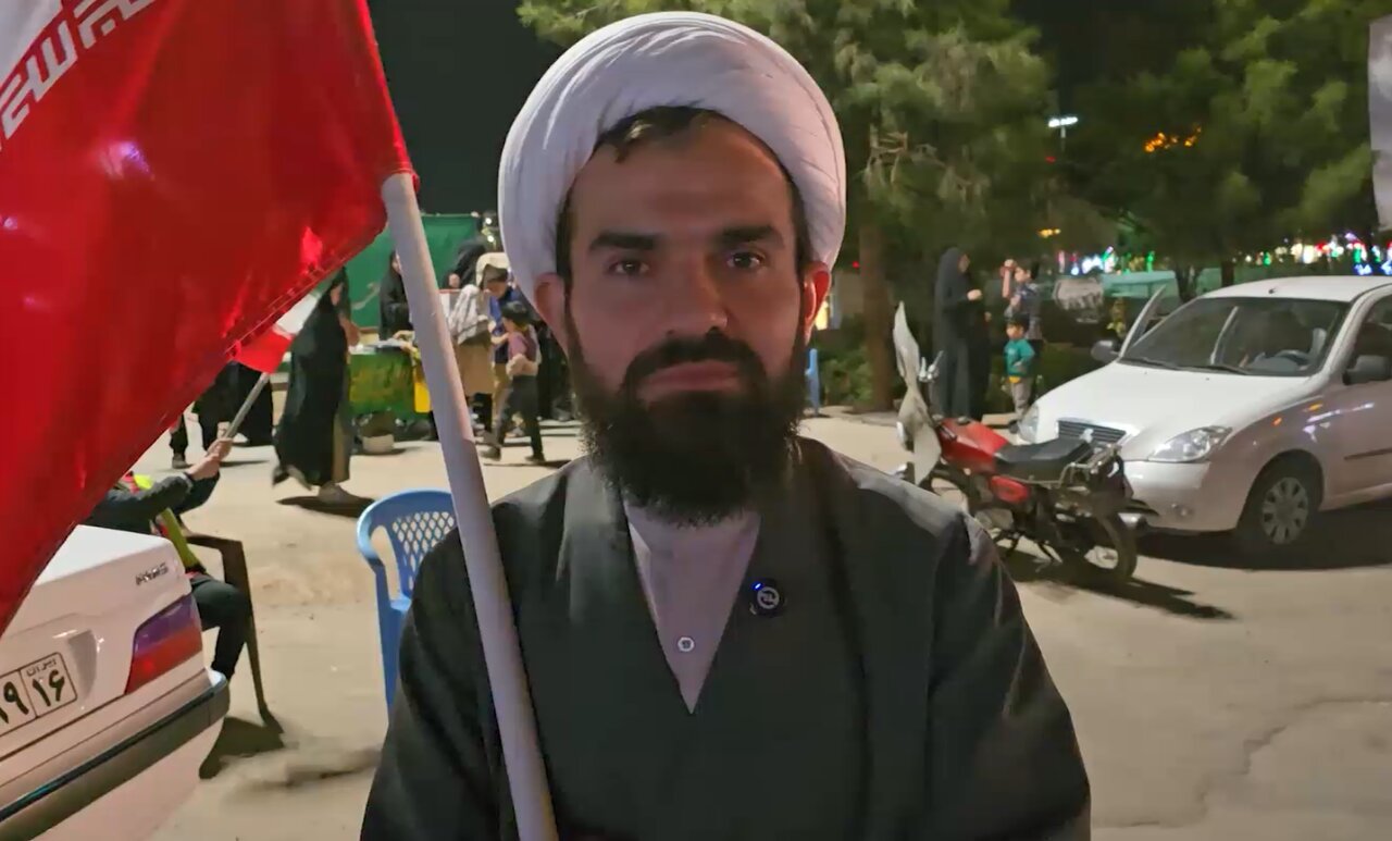 فیلم | موکب خانوادگی که طلبه جوان با مشارکت همسر طلبه‌اش و هشت فرزندش برپا کردند