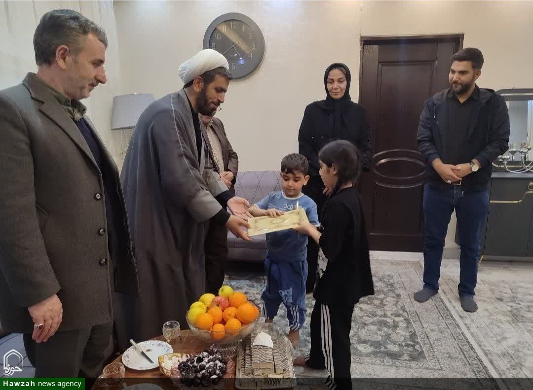 تجلیل رئیس اداره تبلیغات اسلامی شهرستان اسدآباد از خانواده شهدای جنگ رمضان+تصاویر