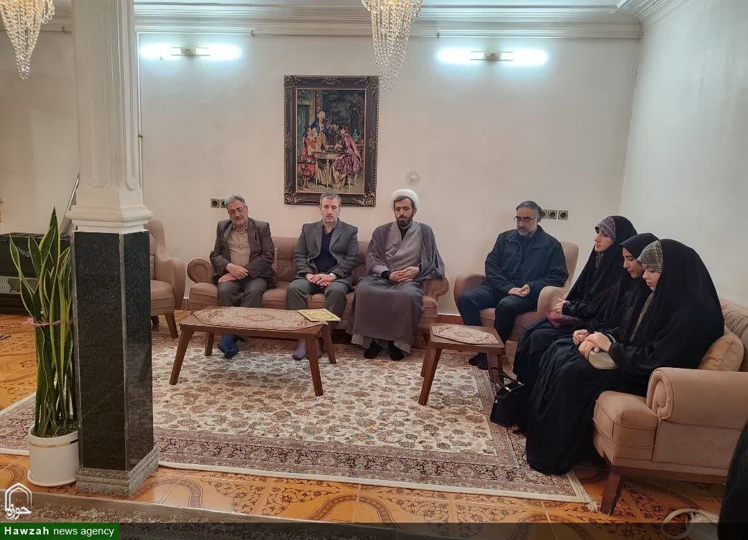 تجلیل رئیس اداره تبلیغات اسلامی شهرستان اسدآباد از خانواده شهدای جنگ رمضان