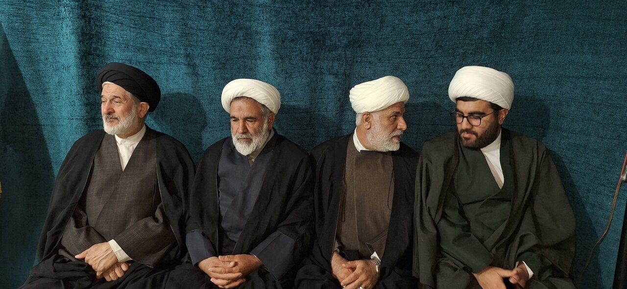 نشست بررسی مسائل حوزه‌ علمیه کهگیلویه و بویراحمد با مشاور رئیس‌جمهور