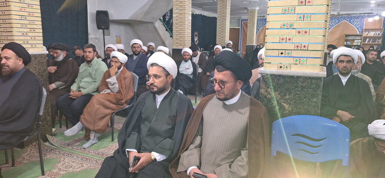 نشست بررسی مسائل حوزه‌ علمیه کهگیلویه و بویراحمد با مشاور رئیس‌جمهور