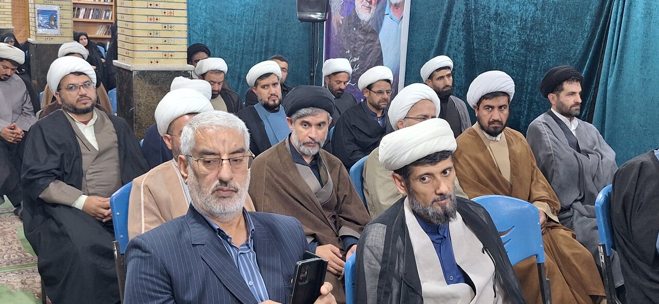 نشست بررسی مسائل حوزه‌ علمیه کهگیلویه و بویراحمد با مشاور رئیس‌جمهور