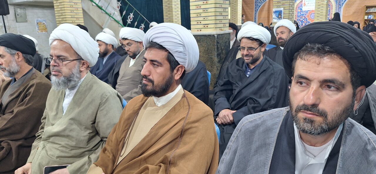 نشست بررسی مسائل حوزه‌ علمیه کهگیلویه و بویراحمد با مشاور رئیس‌جمهور