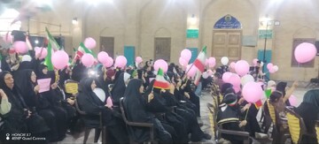 طنین نشاط و معنویت در اجتماع «دختران آفتاب» یزد+ تصاویر