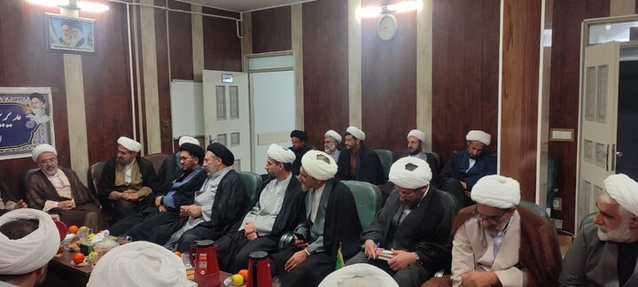 تصاویر/برگزاری جلسه شورای راهبری قرارگاه جنگ ترکیبی بلاغ مبین در حوزه علمیه لرستان