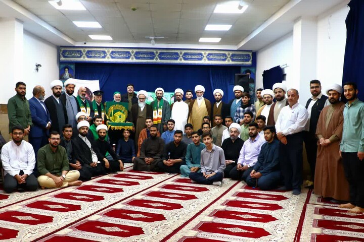 تصاویر/حضور خادمان حرم مطهر رضوی در مدرسه علمیه الغدیر اهواز