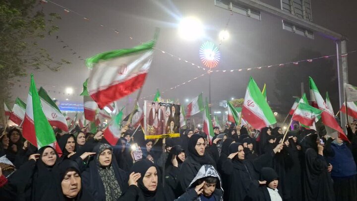 تصاویر/ اجتماع باشکوه مردم سرخ رود