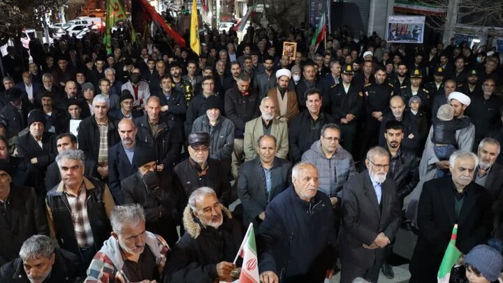 تصاویر /پنجاه و هفت شب متوالی؛ رکوردداری مردم شهرستان تکاب در حمایت از انقلاب