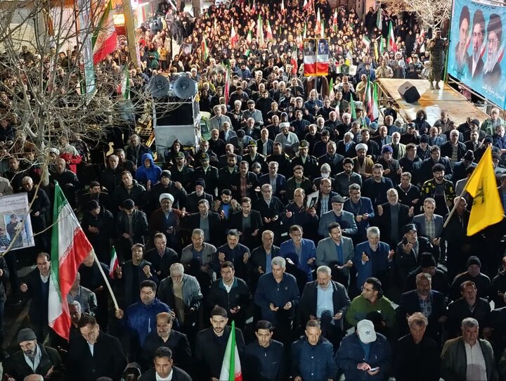 تصاویر /پنجاه و هفت شب متوالی؛ رکوردداری مردم شهرستان تکاب در حمایت از انقلاب