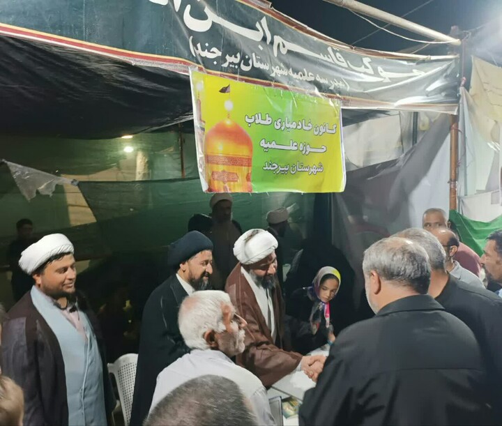 تصاویر| در پنجاه و هفتمین شب برگزاری موکب جهادی قاسم بن الحسن(ع) در میدان شهید رئیسی بیرجند