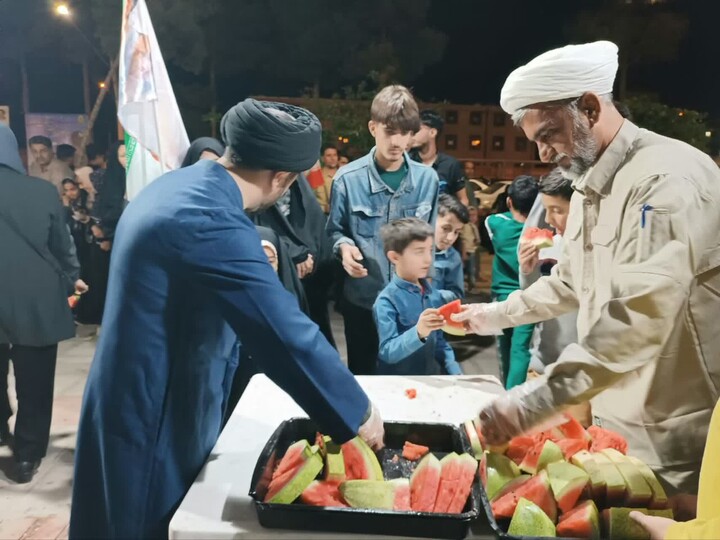 تصاویر| در پنجاه و هفتمین شب برگزاری موکب جهادی قاسم بن الحسن(ع) در میدان شهید رئیسی بیرجند