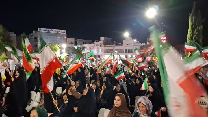 تصاویر/ مردم جم پای کار انقلاب